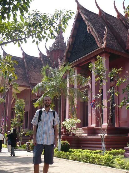Das Nationalmuseum (nein, die Mumie vorne im Bild gehoert nicht zu den Ausstellungsstuecken!) 