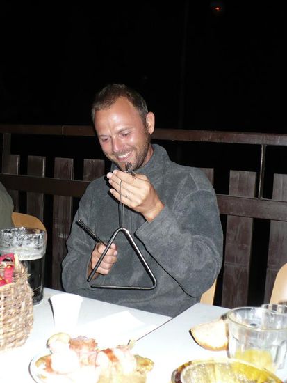 Ja, das kann er spielen der Bub 