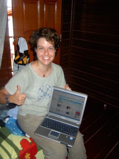 Tatjana war zu Tränen gerührt... kein Strom oder Telefon aber Internet. Man lernt das sehr zu schätzen wenn man so weit weg ist!