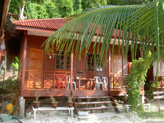 Und hier ist es: Unser neues Zuhause! Die linke Tür gehört uns.