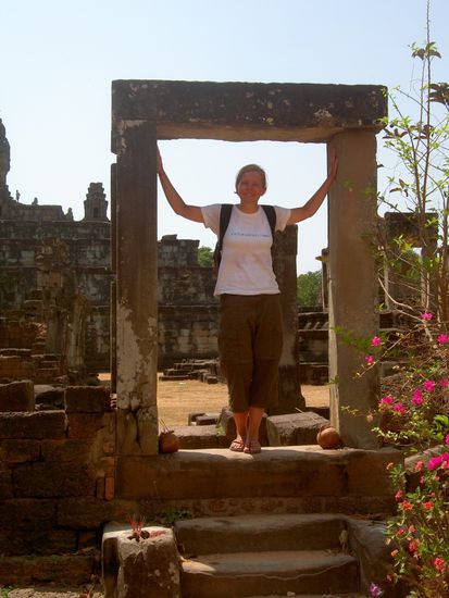 kamen wir am Eingang von Lolay an