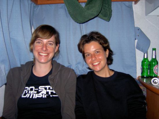 Der Hunter-Wein zauberte dieses reizende Lächeln auf die Gesichter von Katrin und Tatty