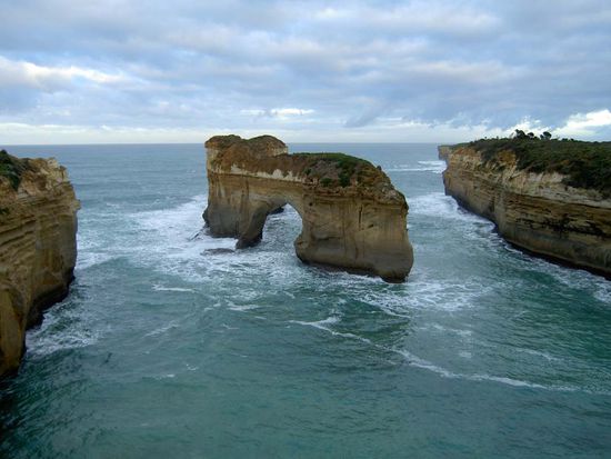 das Meer hat tolle Formationen aus dem Fels gespuelt...