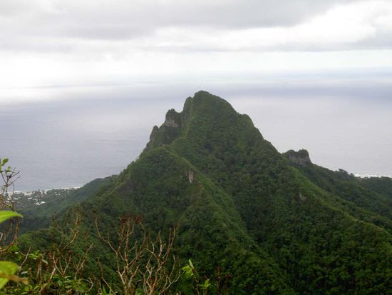 der Nachbargipfel... nur ca 450 Meter hoch