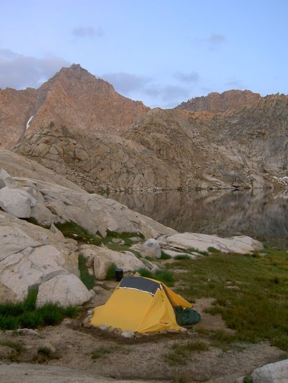nach dem Hagel am Columbinelake, man siehts nicht so aber wir hatten nen Graben ums Zelt angelegt, um nicht wegzuschwimmen 