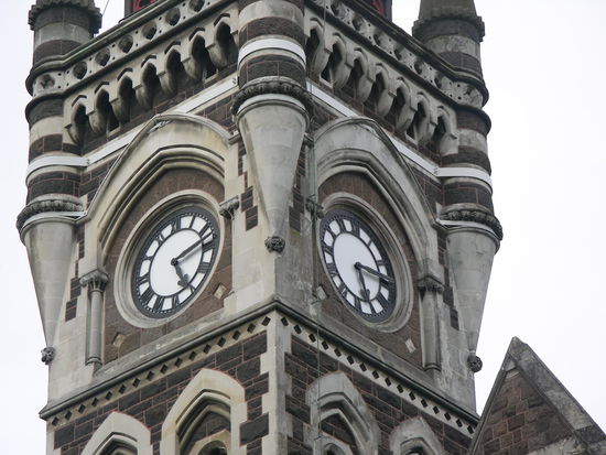 An der Uni von Duniden - Hier gehen die Uhren anders 