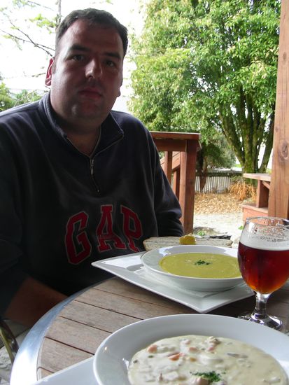 Muede - aber mit Bier und Suppe sieht die Welt schon ganz anders aus.