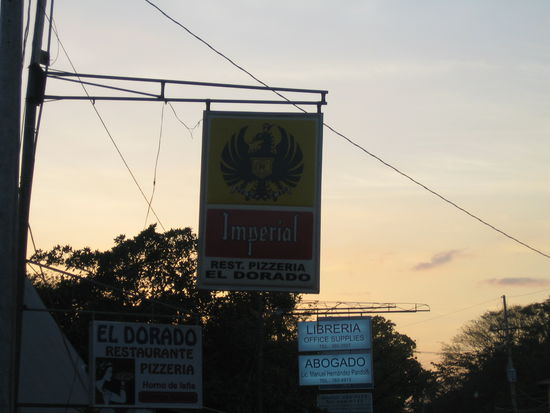 Der Imperial Adler. Er ist hier etwa so beruehmt wie Wilhell Tell in der Schweiz