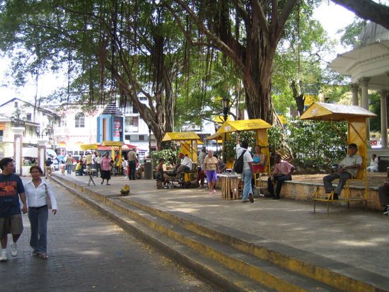Park mit den typischen Schuhputzern