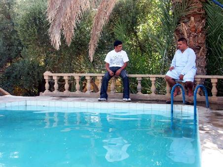 Der dazugehörige Pool, ein Traum vor den Toren des Baal Tempels ins kalte Nass zu springen