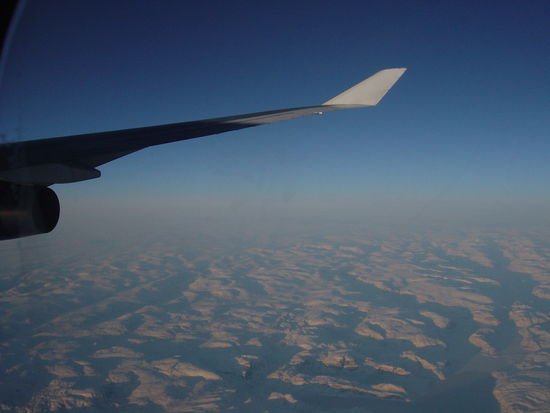 Flug nach L.A ueber der den eisigen Wuesten von Nordamerika