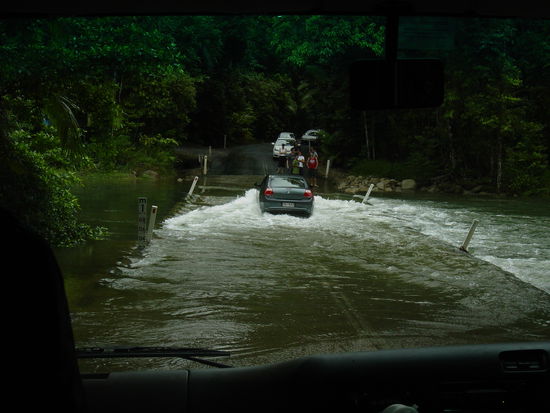 Wer hat gesagt, dass es im Regenwald 
regnet???
hat gerade so gereicht!!
