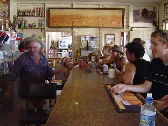 ein abgedrehter Australier mit lockeren Spruechen.