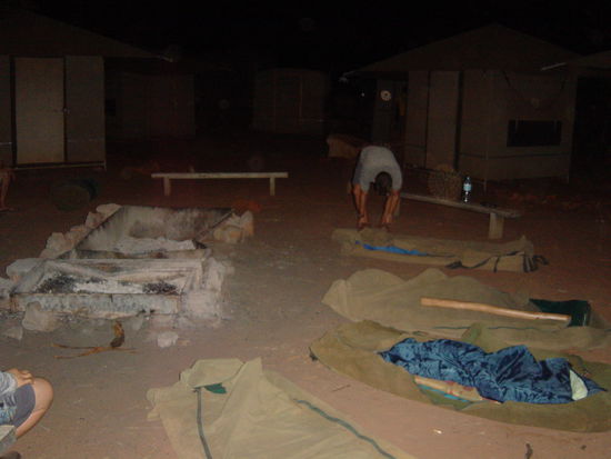 schlafen im SWAG und Feuerstellenromantik ohne Feuer