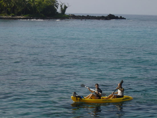 Alex und Luc auf dem Weg zu den Delphinen. Wirklich ganz viele ganz nah!