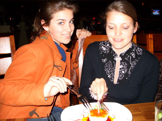 Natalia hatte zwei tage vorher Geburstag so wurde sich der "Kuchen" geteilt