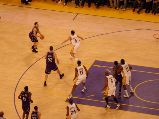 Bibby von Sacramento für Drei