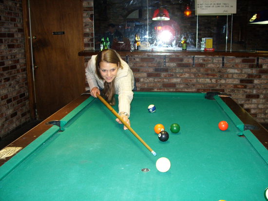 Zwischendurch haben wir auch Airhockey gespielt. Aber Billiard war besser zu dritt.