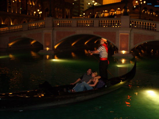 Gondoliere vor dem Hotel