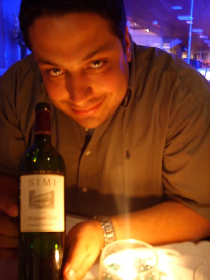 Alex mit dem SIMI Wein aus dem Alexander Valley 