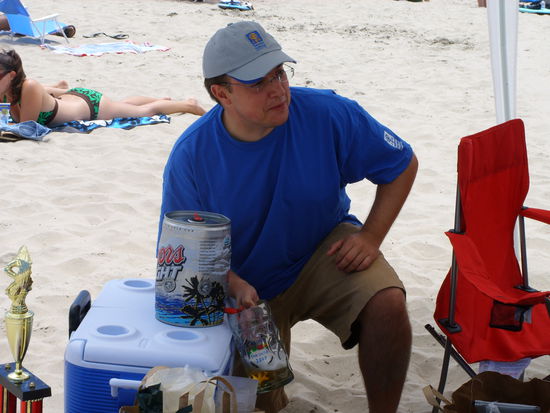 Ozapft is!
Trotz Glasverbotes am Strand kam wenigstens kurz der Masskrug zum Einsatz