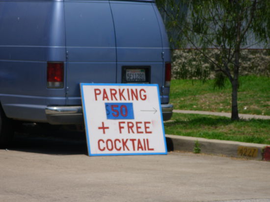 Ich hab sogar welche gesehen die 100$ wollten. Ohne Cocktail!