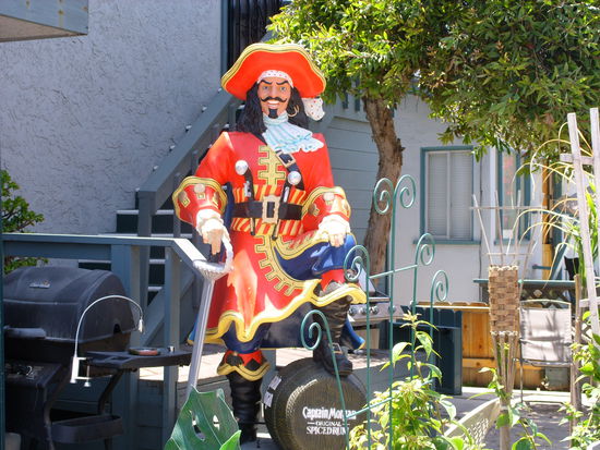 Vorgartendeko an diesem Tag.
Mal kein Gartenzwerg 