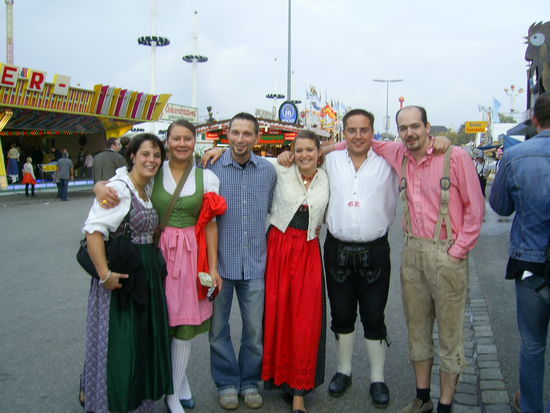 Da Wahnsinn! Nach fast keinem Schlaf im Flieger plötzlich auf der Wiesn