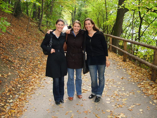 Drei Freundinnen wiedervereint