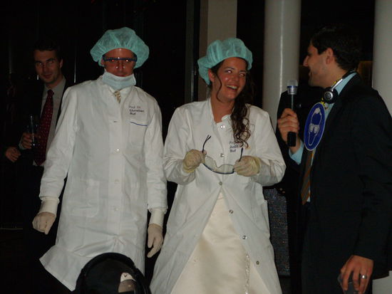 Da sind die Beiden schon zu Professoren befördert worden. So schnell kanns gehen! 