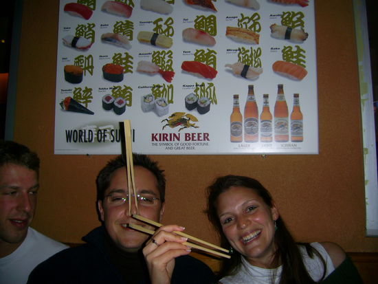 Ich übe noch mit den Stäbchen