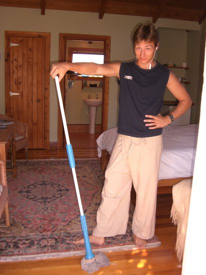 Voll in Aktion...Putzen??Kein Problem mehr...!Rob wurde fuer spaeter schonmal schoen getrimmt!gibt keine Ausreden mehr!1