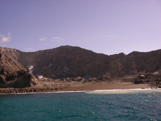 ein kleiner Blick schonmal aufs 'Vulkaninnere'...da hinteh sieht man es schon dampfen