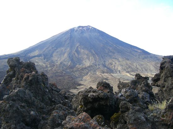 das ist der Berg der dem Mt.Doomaus Herr der Ringe am aehnlichsten sei...macht euch selbst ein Bild