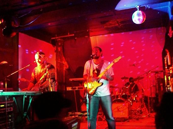 Raggae konzert...eine neuseelaendische band namens Katchafire