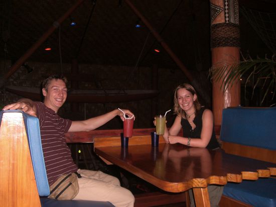 ein letzter cocktail wurde sich gegoennt(das haben sie aber anscheinend nicht ganz so drauf gehabt oder wir nur arges Pech,aber Gummibaersaft waer gar nichts dagegen gewesen!)