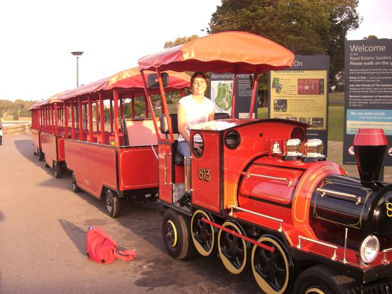 jaja, das bild musste sein!milli und ihre kindheitsauslebungen!!