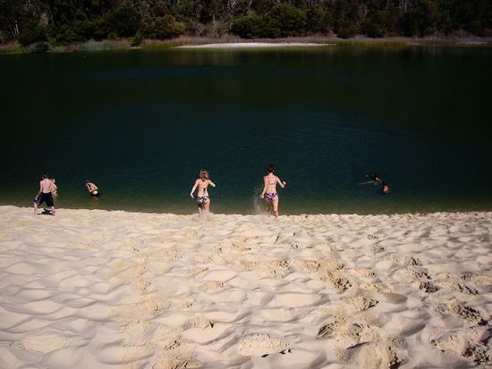 doch es nahte Rettung, ab in den See