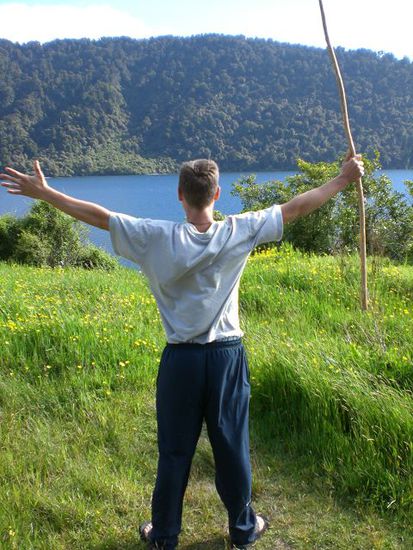 Moses! Hat uns viele Angreifer mit seinem Stoeckchen vom leibe gehalten. Besonders die boesartigen Voegel und enten, aber auch Schaafsherden spaltet er in 2 ohne Probleme...!