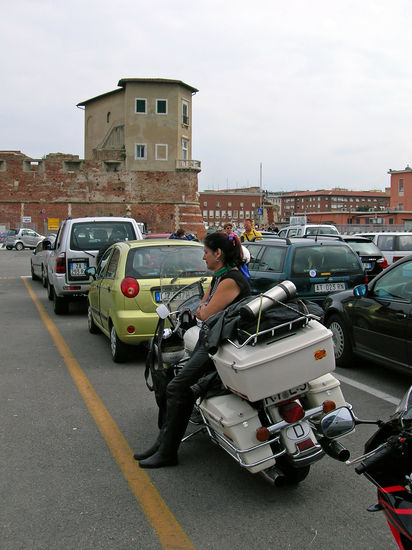 Warten auf die Fähre nach Sardinien