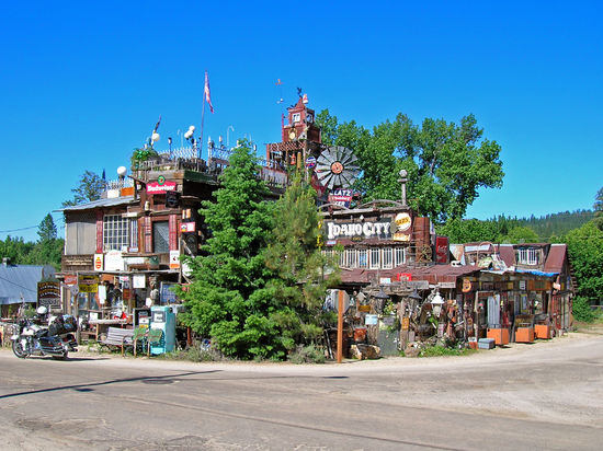 Idaho City - in der Pampa, aber einen Besuch wert. Der ganze Ort steht unter Denkmalschutz und wird von den wenigen Einwohnern liebevoll gehegt und gepflegt. Wir haben im uralten Idaho City Hotel übernachtet - ein Erlebnis.