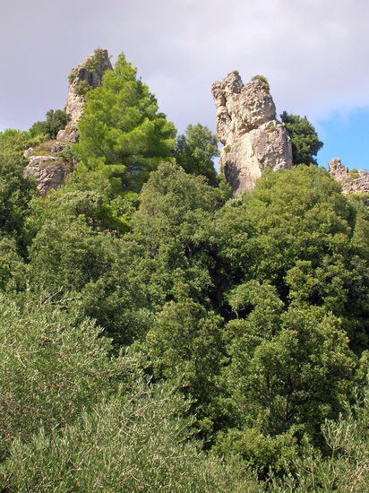 Schöne Felsnadeln in der Nähe von Osini im Ogliastra-Gebirge