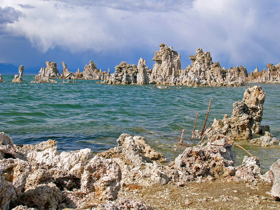 Vom Schneesturm auf dem Tioga-Pass in die warme Sonne am Mono Lake!