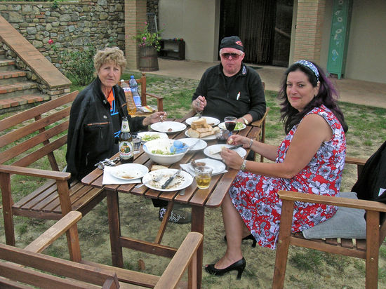 Inge - Günter - Uschi in unserem Garten in Cinigiano
