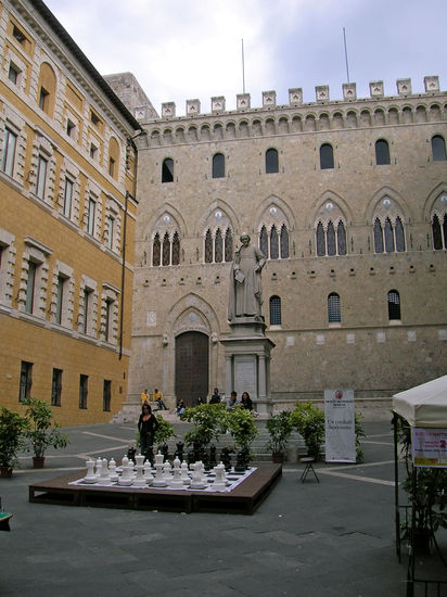 Siena - ein riesiges Schachspiel lädt ein