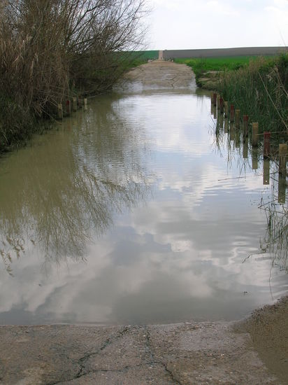 Wegstrecke zwischen Italica und Guillena - dieser Fluss musste durchwatet werden!