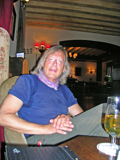 Nach den überstandenen Strapazen gönne ich mir ein Bier in dem ältesten Hotel der Welt - Hospital de las Reyer