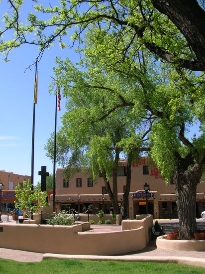 Plaza von Taos - hier gibt es viele schöne kleine Geschäft und Kunstgalerien