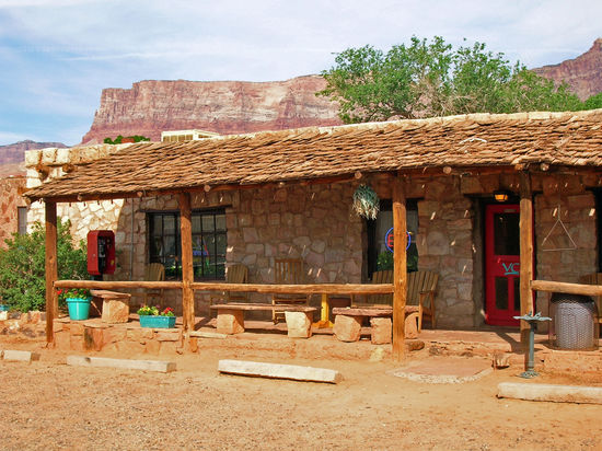 In dem romantischen Motel Lees Ferrys in der Wüste übernachten wir