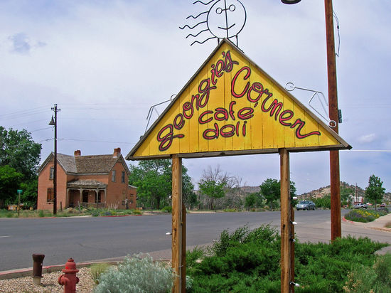 Auf dem Highway 12 in Escalante - hier ist ein "Muß" Halt für uns: es gibt leckeren Kaffee und selbstgemachten Kuchen oder Kekse